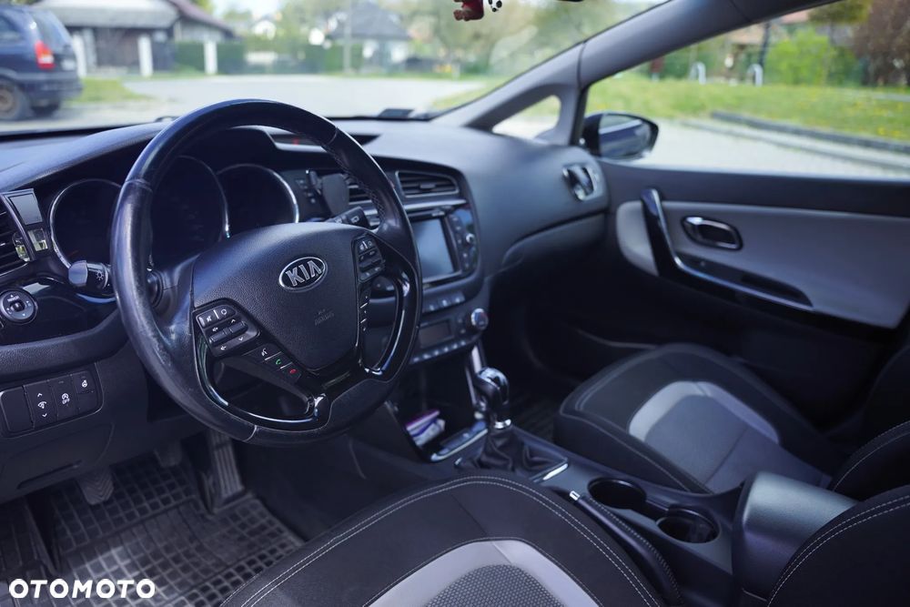 Kia Ceed 1.6 CRDi 128 ISG Spirit - 12