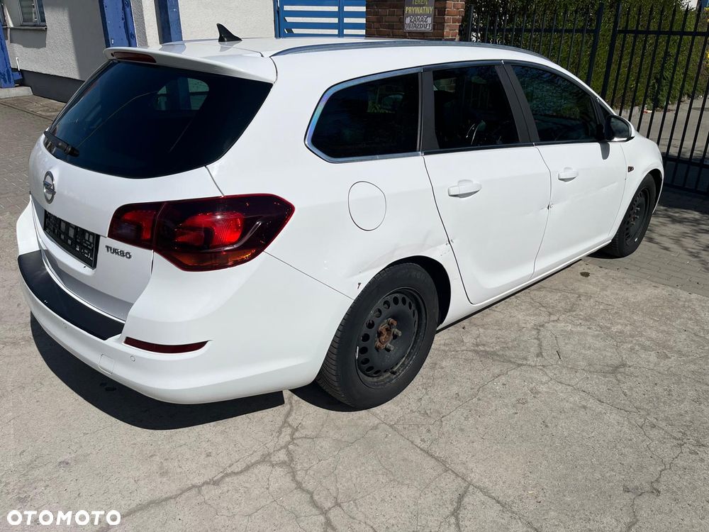 Opel Astra 1.6 Turbo Edition - 3