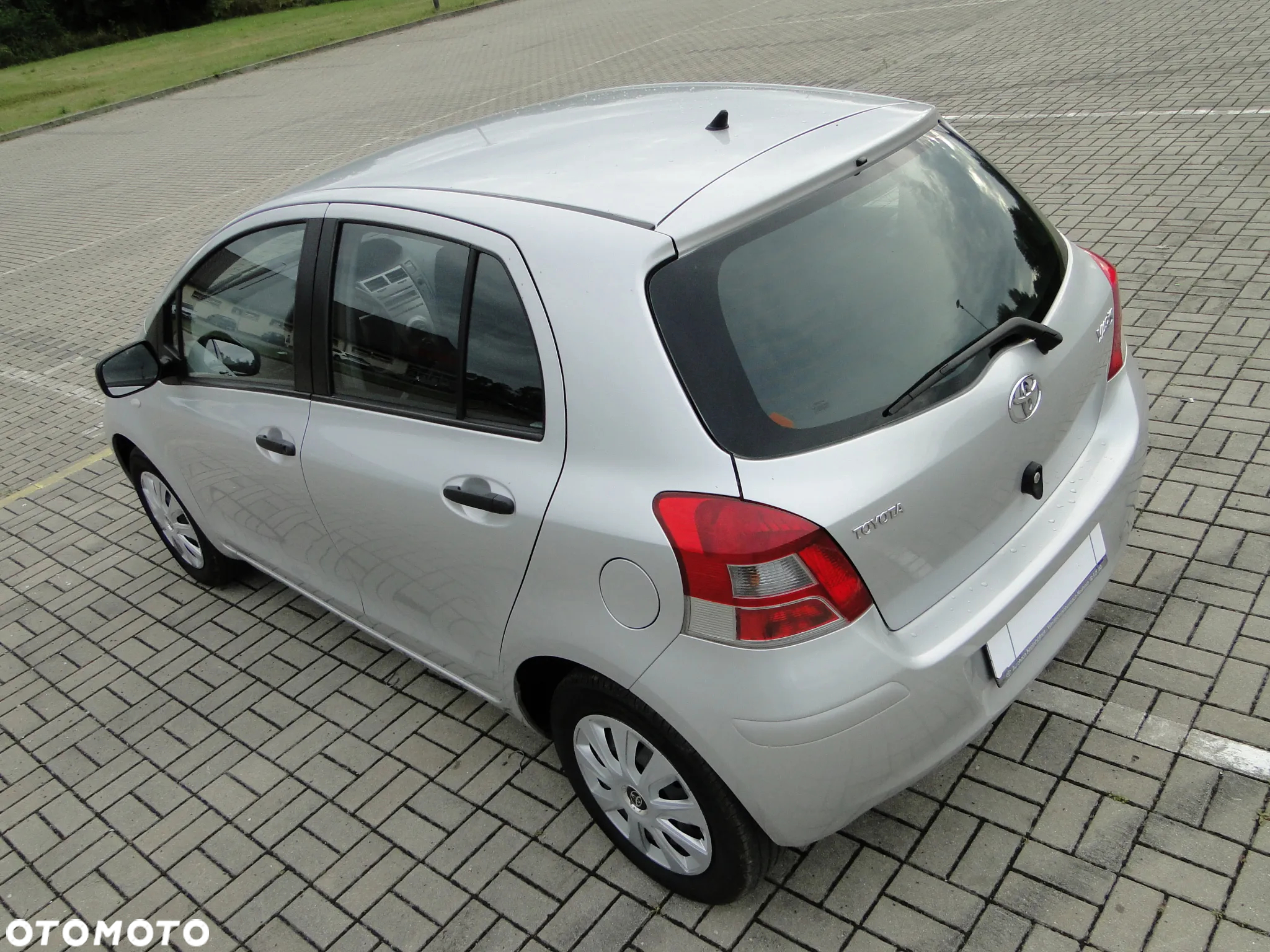Toyota Yaris - 12