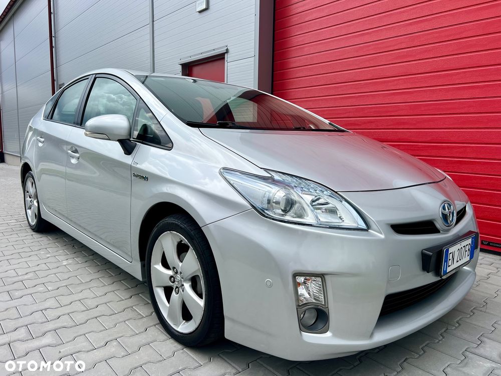 Toyota Prius (Hybrid) Executive - 1