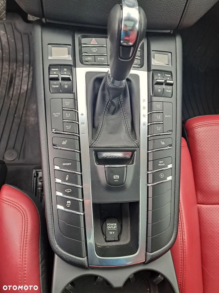Porsche Macan Turbo PDK - 18