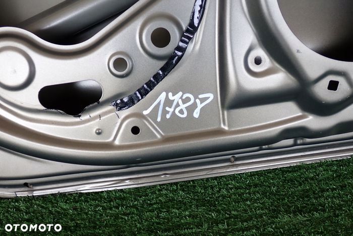 TOYOTA COROLLA E21 KOMBI 18- drzwi lewe tylne tył - 11