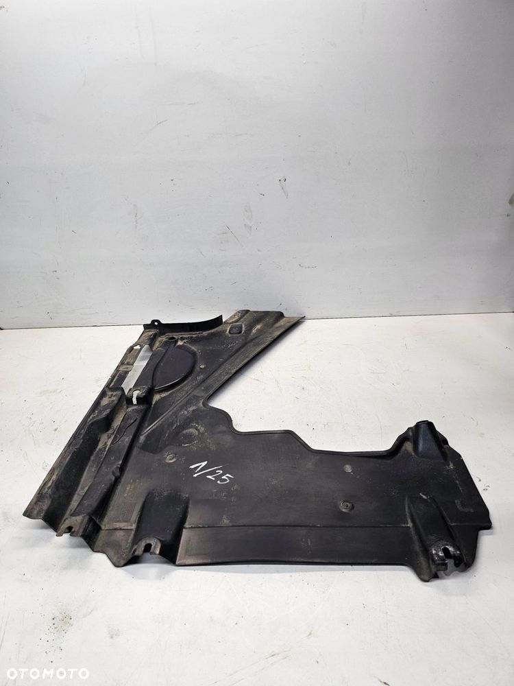 OSŁONA PODWOZIA TYŁ AUDI A4 B9 8W0825216E - 1