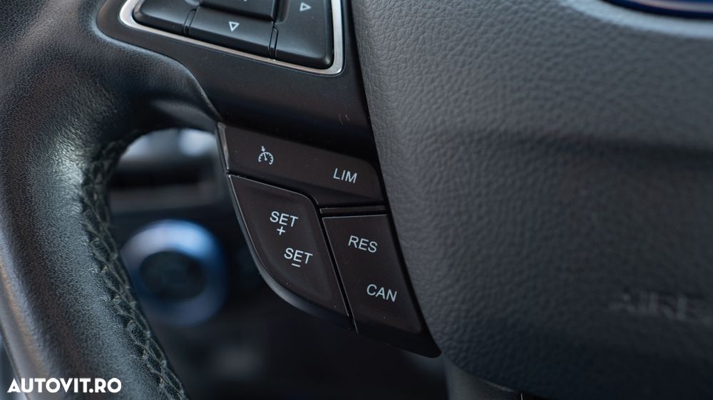 Ford Focus ver-1-5-ecoblue-active-business - 24