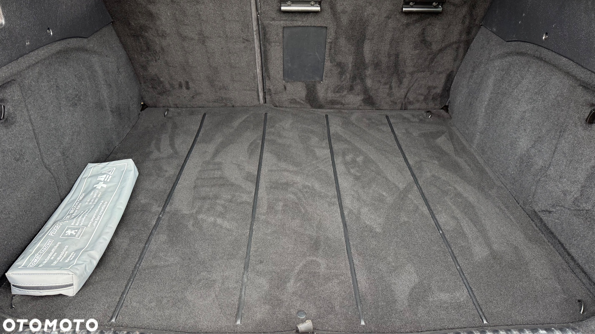 Peugeot 407 SW HDi 135 JBL - 28