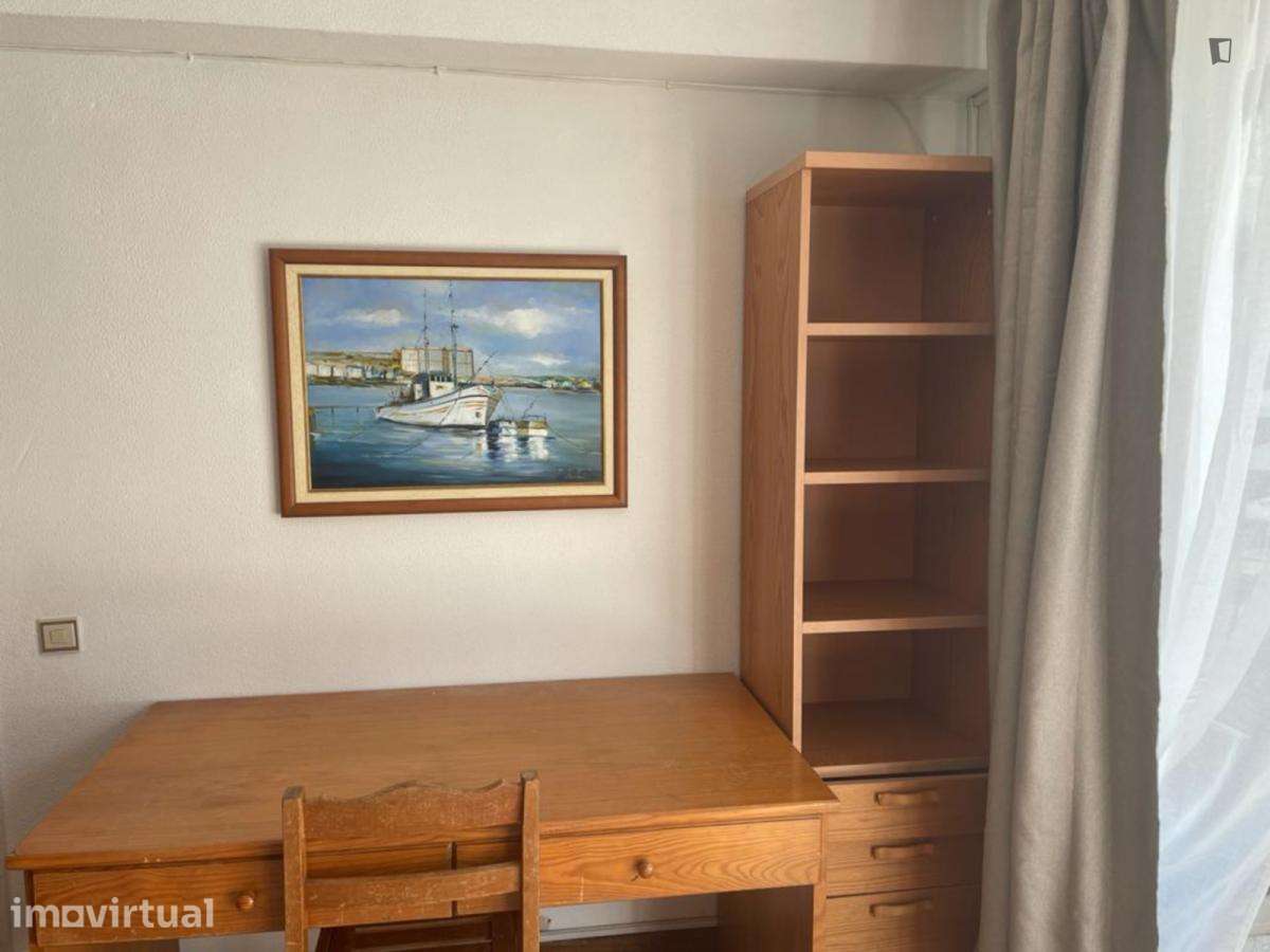 Quarto - localizado em Ramalde Porto - Grande imagem: 3/10