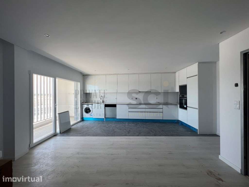 Apartamento T2 em Santa Marta do Pinhal - Grande imagem: 3/21