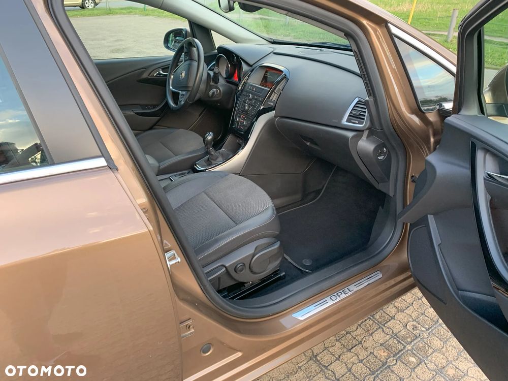 Opel Astra 1.6 CDTI Executive - 13