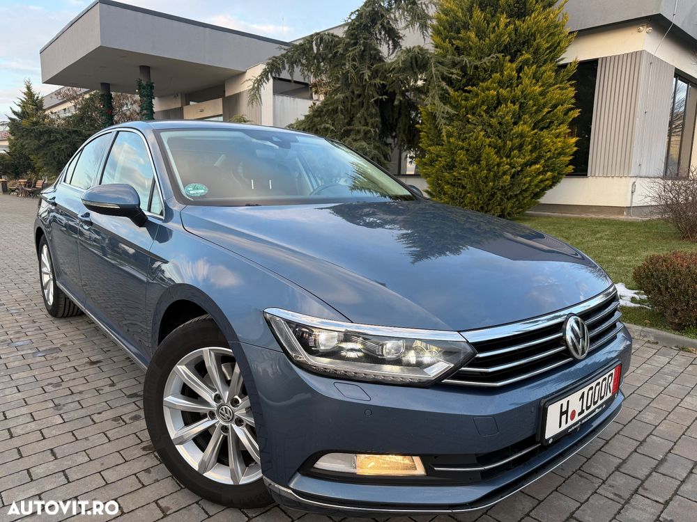 Volkswagen Passat - 1