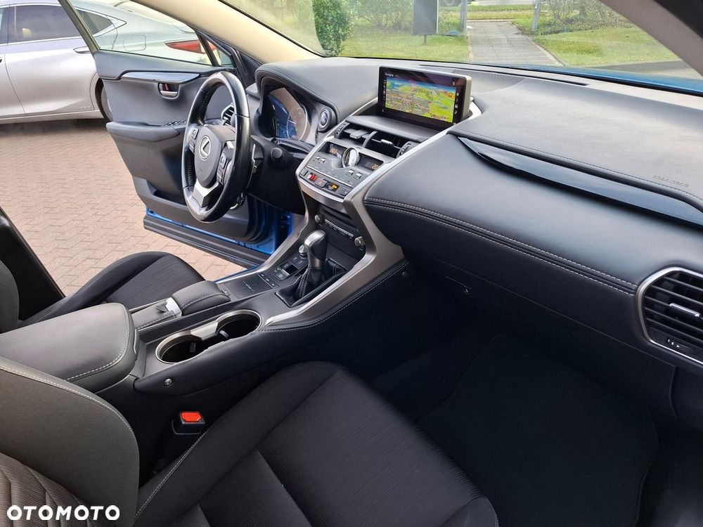 Lexus NX 300h Optimum AWD - 19