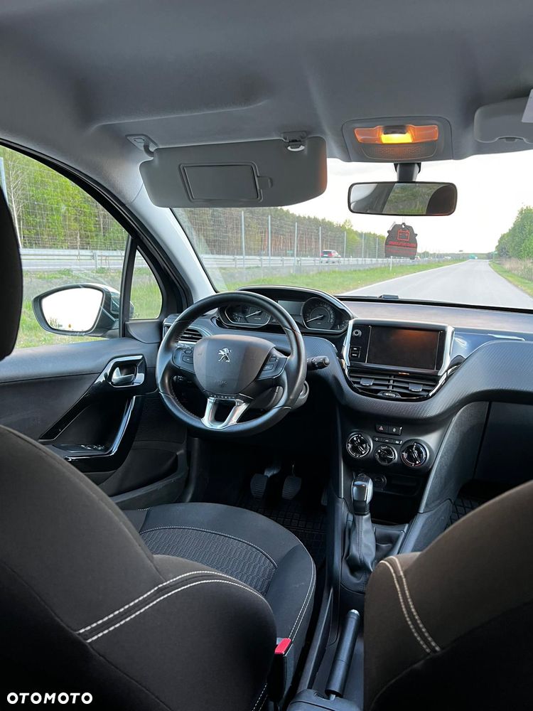 Peugeot 208 PureTech 82 Style - 11