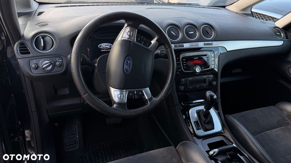 Ford Galaxy - 12
