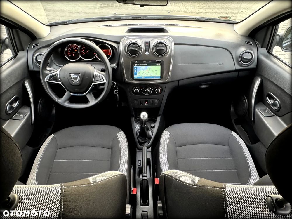 Dacia Sandero Stepway TCe 100 Celebration - 25