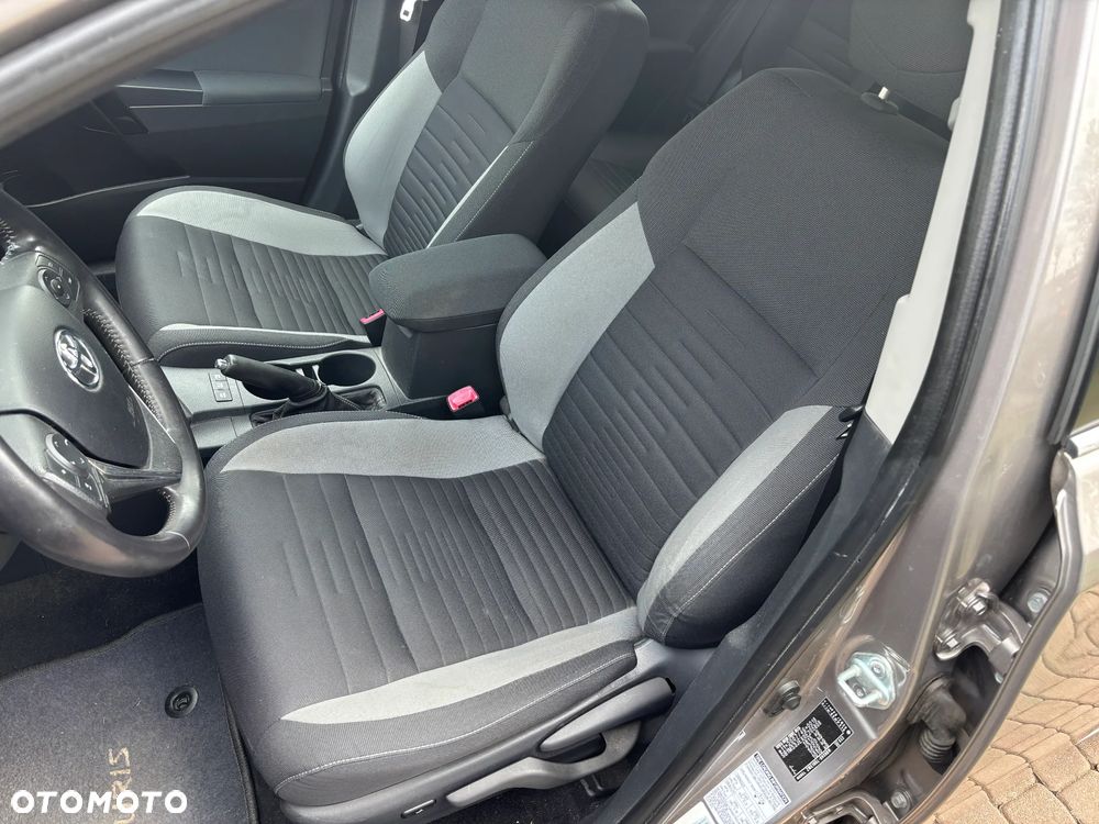 Toyota Auris - 13