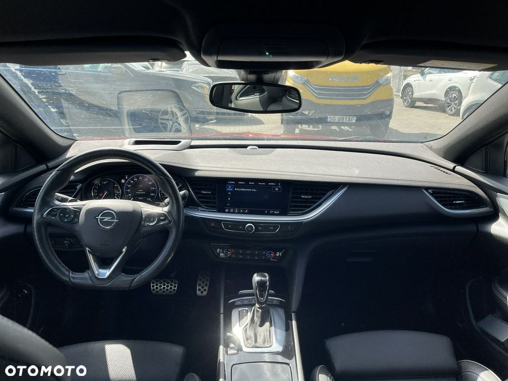Opel Insignia 2.0 T 4x4 GSi S&S - 10