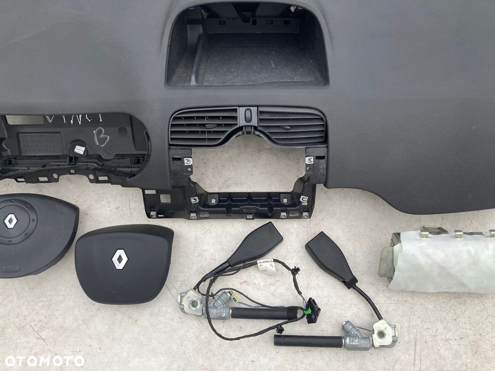 RENAULT KANGOO DESKA KONSOLA KOKPIT PULPIT PÓŁKA PARAPET AIRBAG PODUSZKI POWIETRZNE KIEROWCY PASAŻERA PODUSZKA POWIETRZNA FOTELA W FOTEL KURTYNY KURTYNA AIR BAG FOTELA PASY PAS - 4