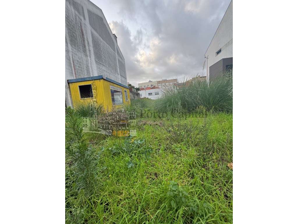 VENDE-E TERRENO PARA CONSTRUÇÃO - Grande imagem: 2/21