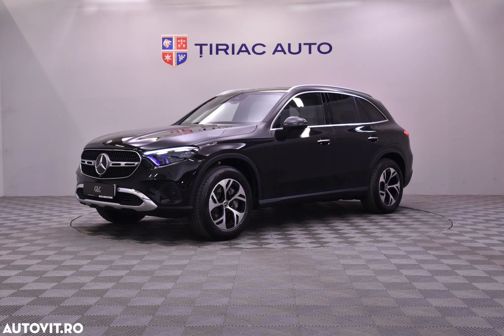 Mercedes-Benz GLC 300 e 4MATIC - 1