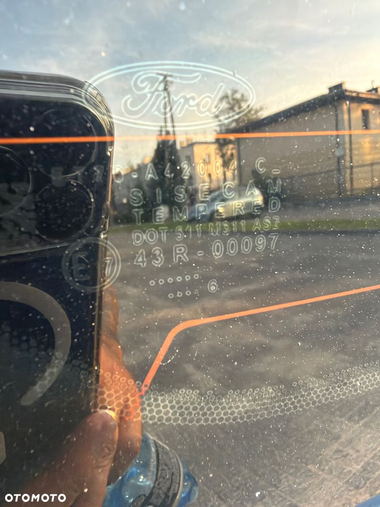 Ford transit courier - 24