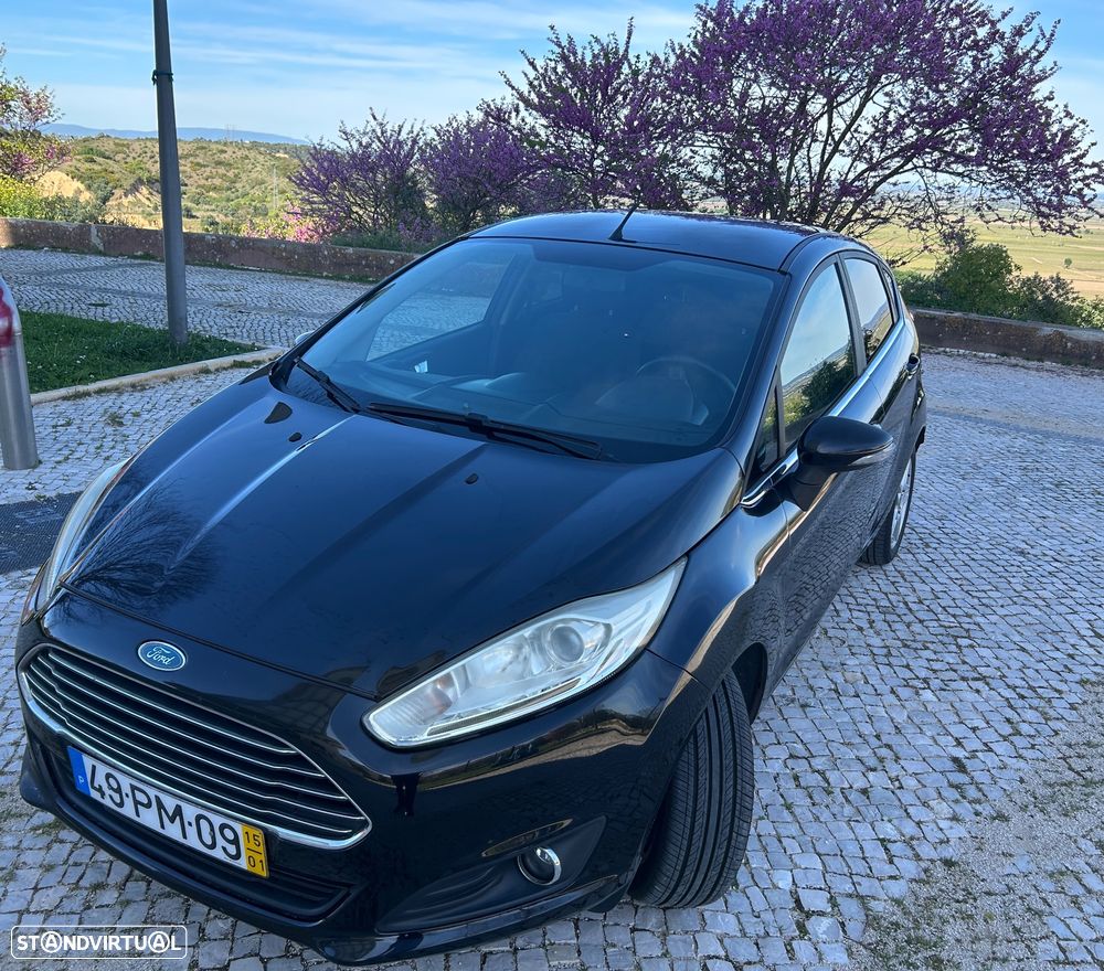 Ford Fiesta 1.0 T EcoBoost Titanium PowerShift - 4