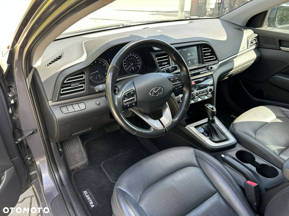 Hyundai Elantra - 15