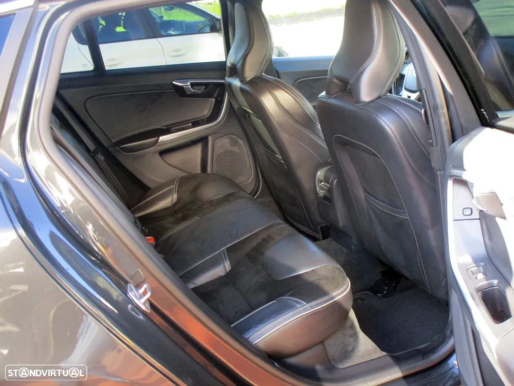 Volvo V60 2.0 D4 R-Design Summum Geartronic - 46