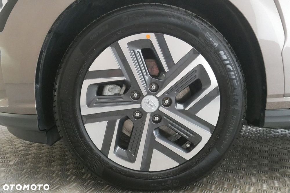 Hyundai Kona 64kWh Executive - 14