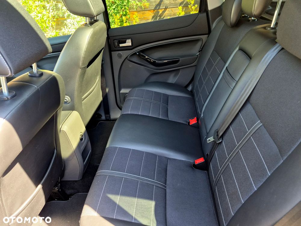 Ford Kuga 2.0 TDCi Titanium - 8