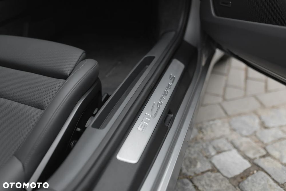Porsche 911 Carrera S - 22