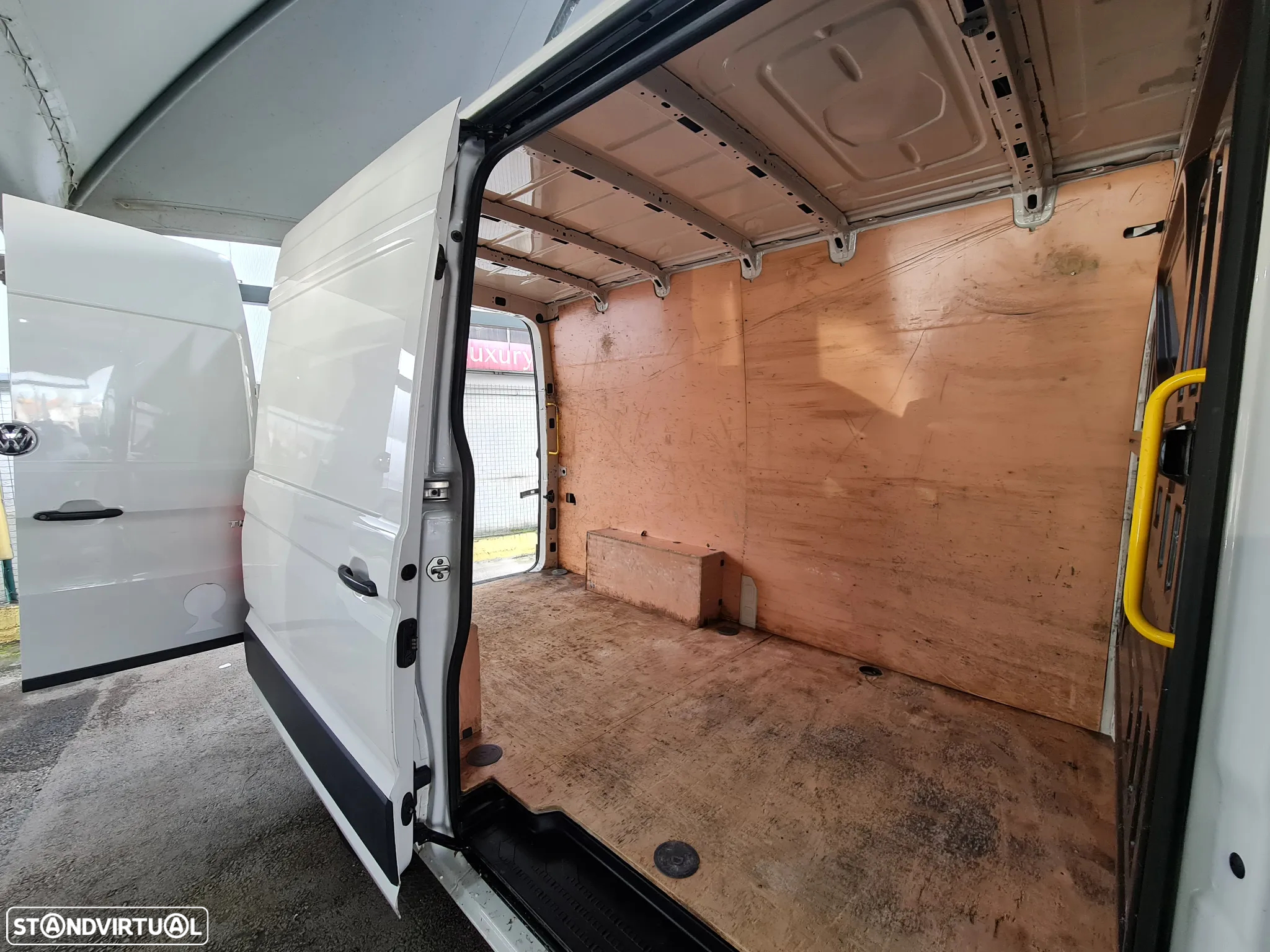VW Crafter 2.0 TDI L3H2  c/Iva DEDUTÍVEL - 13