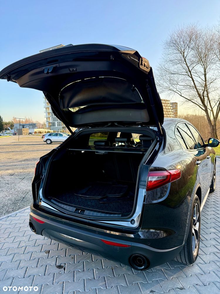 Alfa Romeo Stelvio - 23