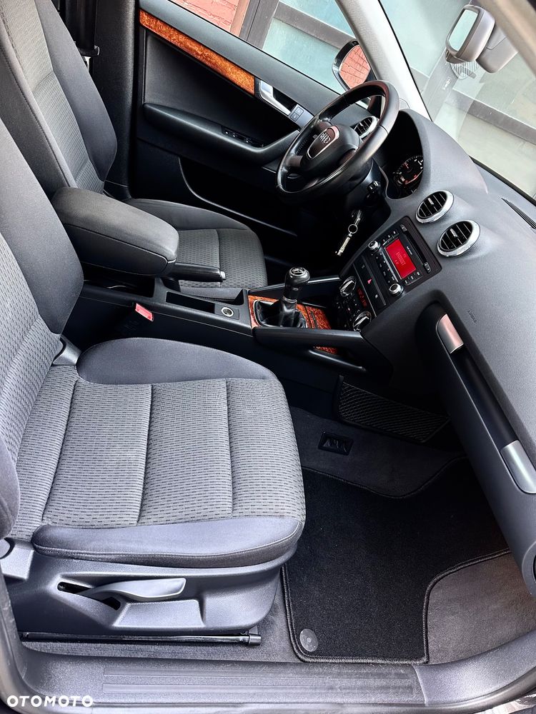 Audi A3 Sportback 2.0 TDI Ambiente - 9