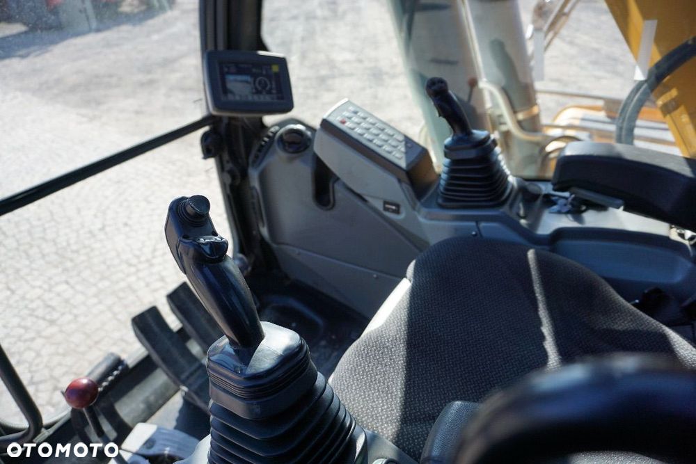 Liebherr R924LC, Większy zasięg - 21