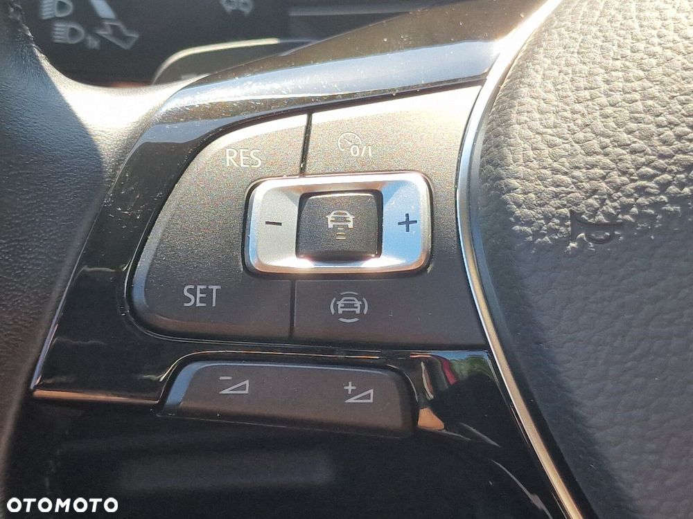 Volkswagen Touran 2.0 TDI BMT Highline DSG - 28
