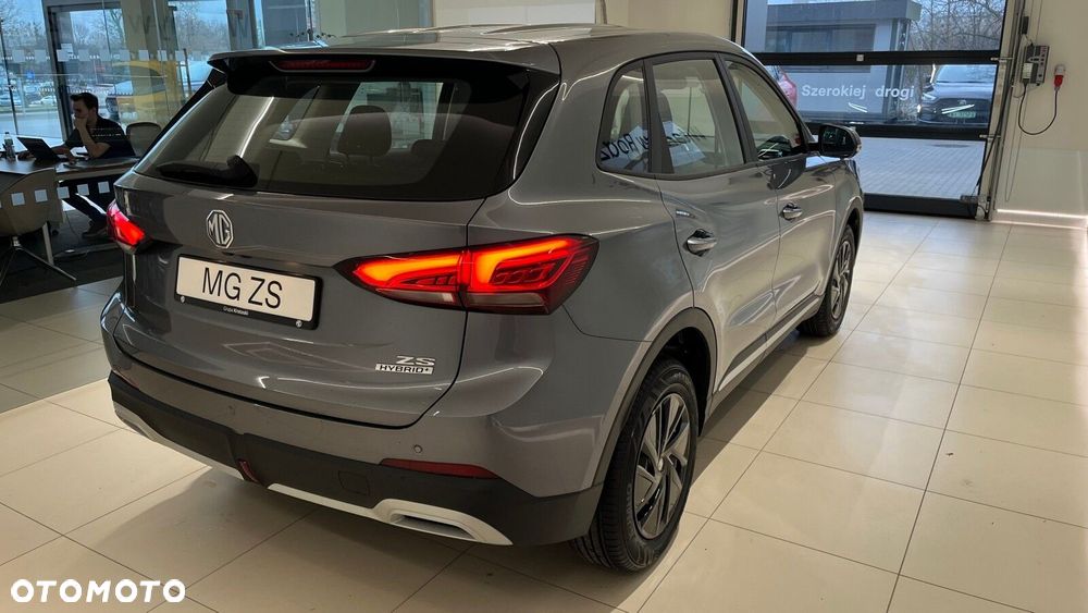 MG ZS Hybrid+ - 14