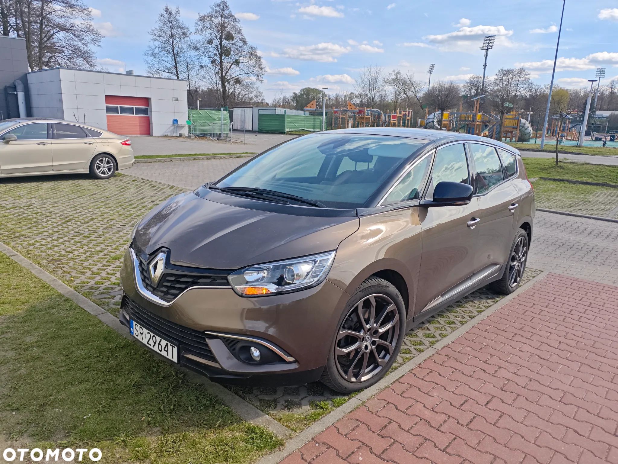 Renault Grand Scenic BLUE dCi 120 LIMITED - 1