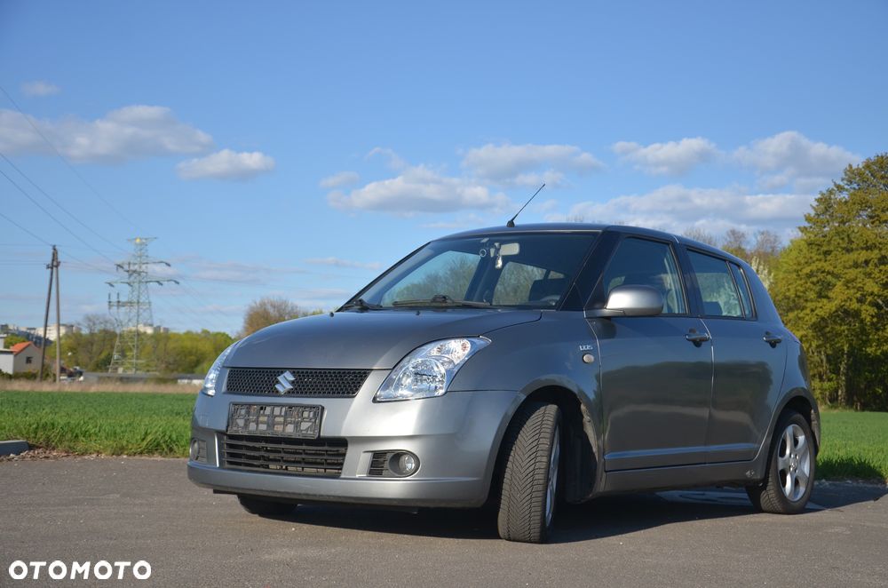 Suzuki Swift - 1