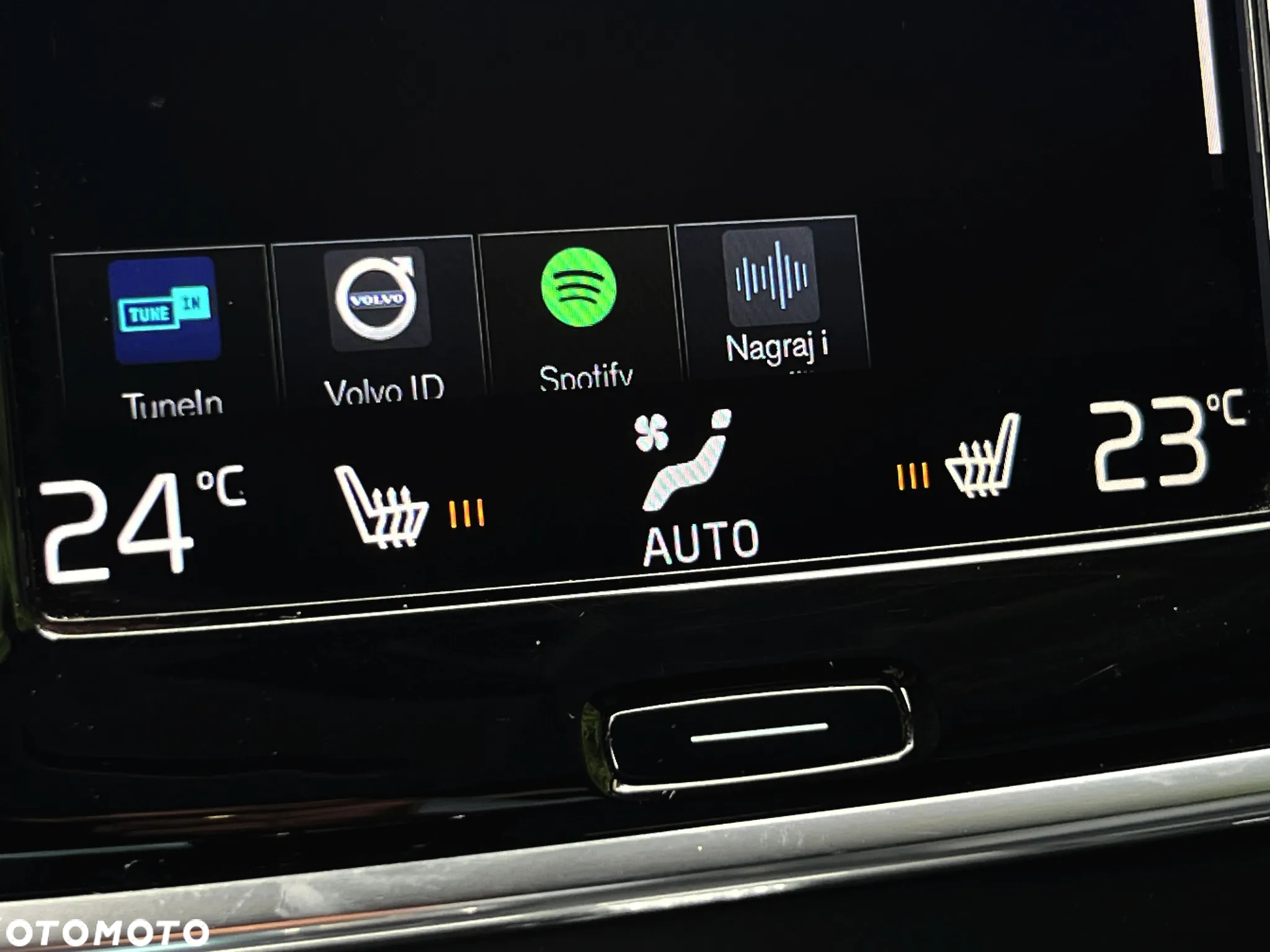Volvo V90 D4 Momentum Pro - 35