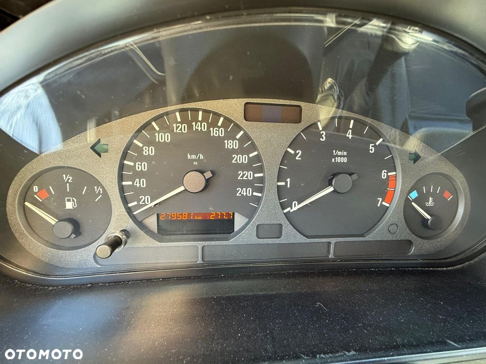 BMW Seria 3 316i - 12