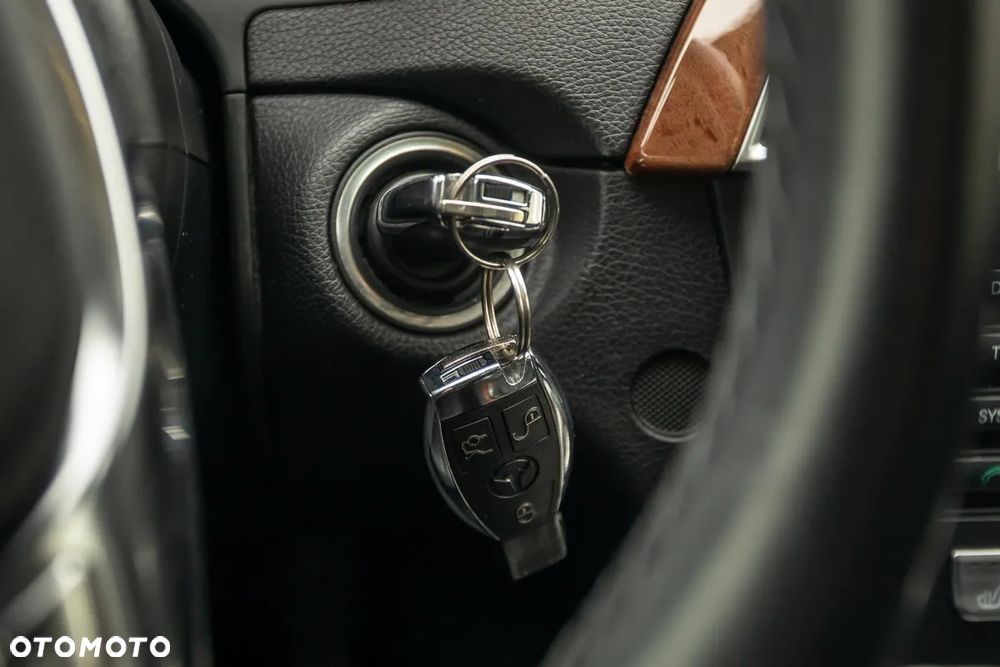 Mercedes-Benz Klasa C 300 7G-TRONIC - 29
