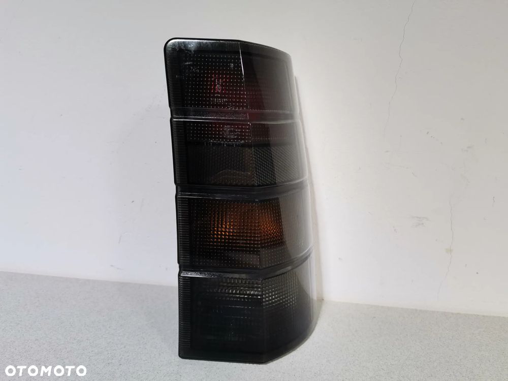 Lampa tył tylna Prawa OPEL KADETT E Kombi HELLA BLACK 84-93 Oryginał - 1