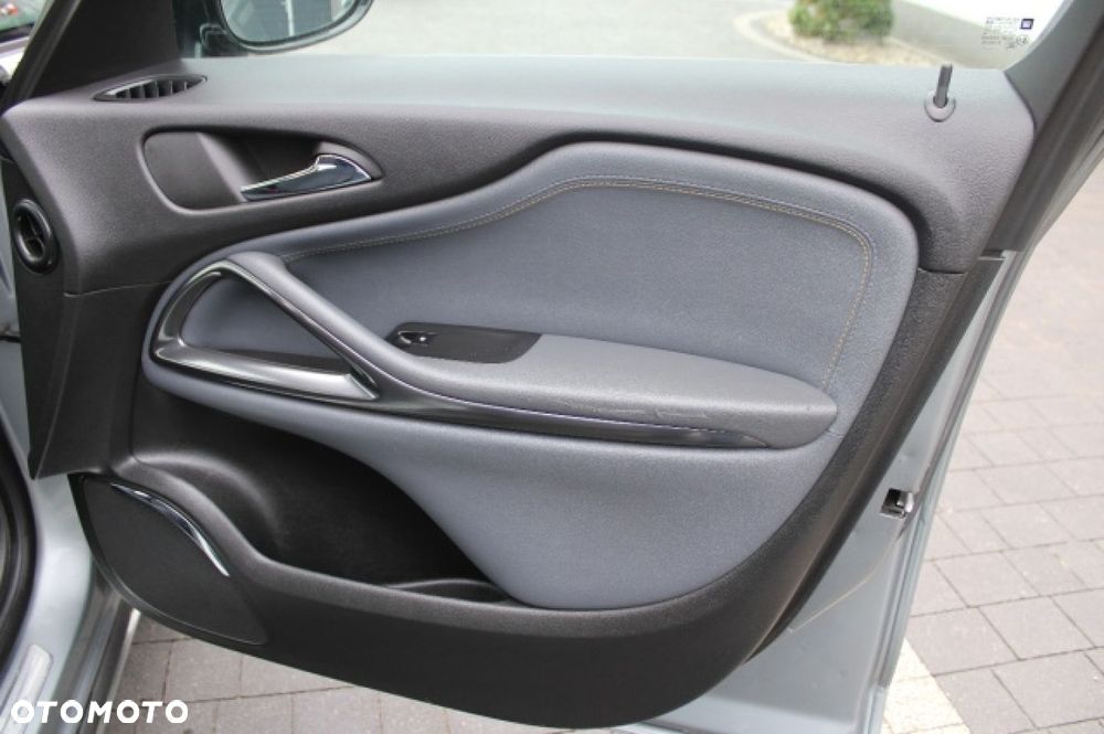 Opel Zafira - 27