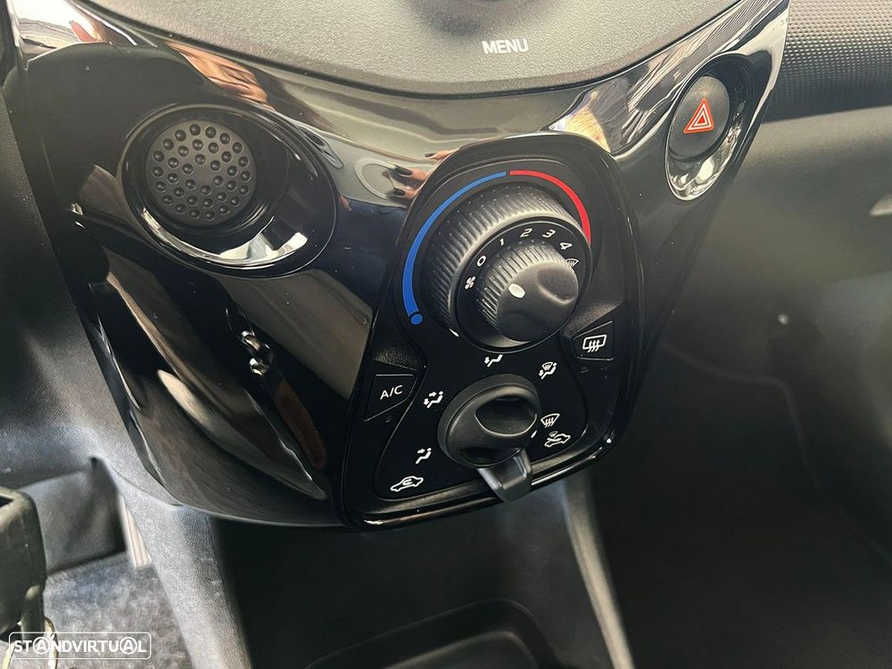 Citroën C1 1.0 VTi Feel S&S - 13