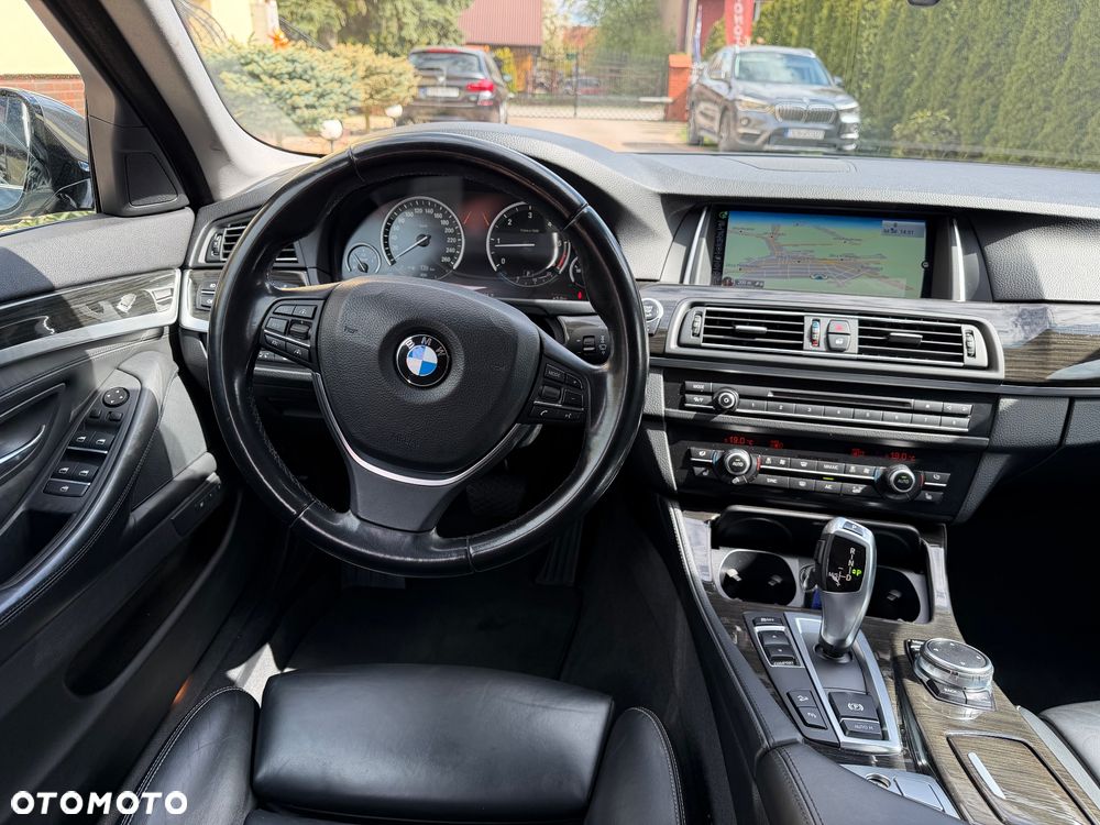 BMW Seria 5 525d xDrive Luxury Line - 26