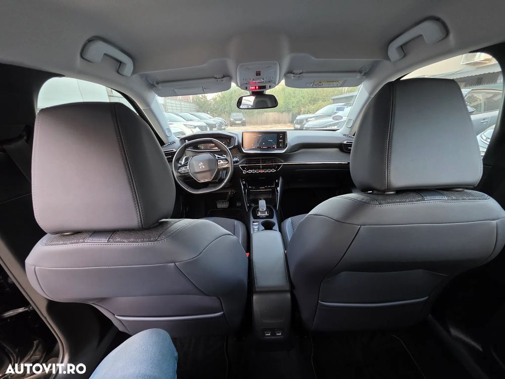 Peugeot 2008 PureTech 130 EAT8 GT - 20