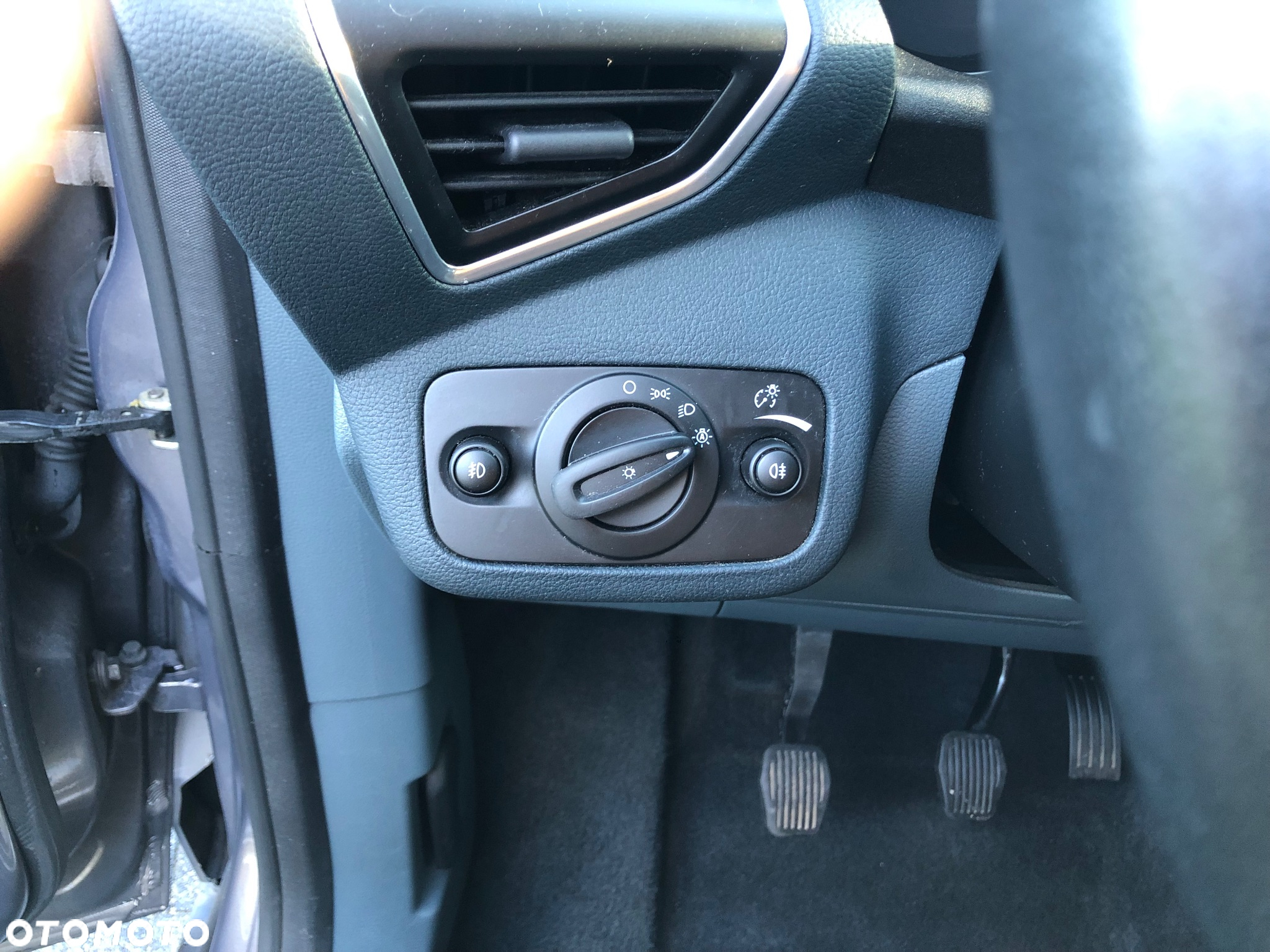 Ford Grand C-MAX - 32