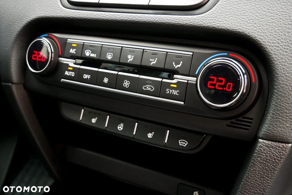 Kia XCeed 1.5 T-GDI Business Line DCT - 17