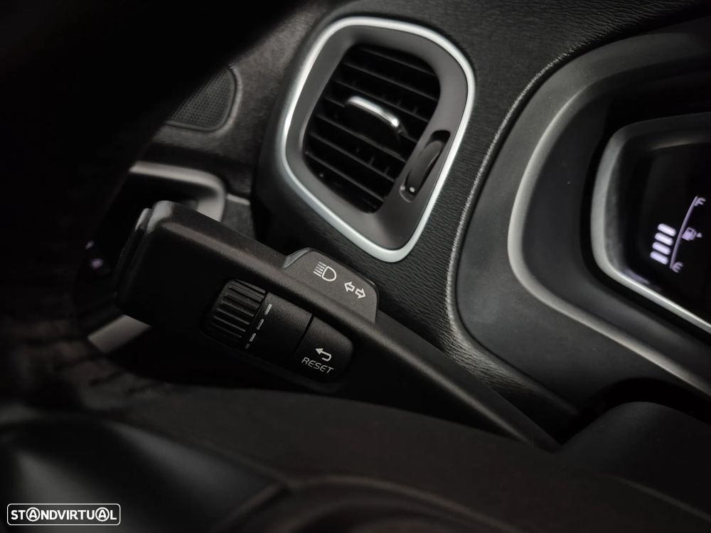 Volvo V40 1.6 D2 Eco Momentum - 23