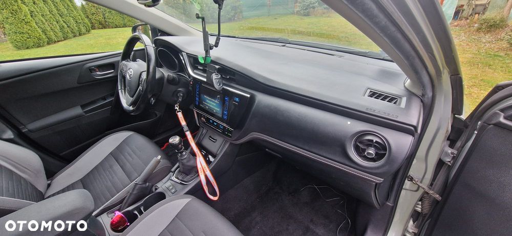 Toyota Auris 1.6 D-4D Premium - 15