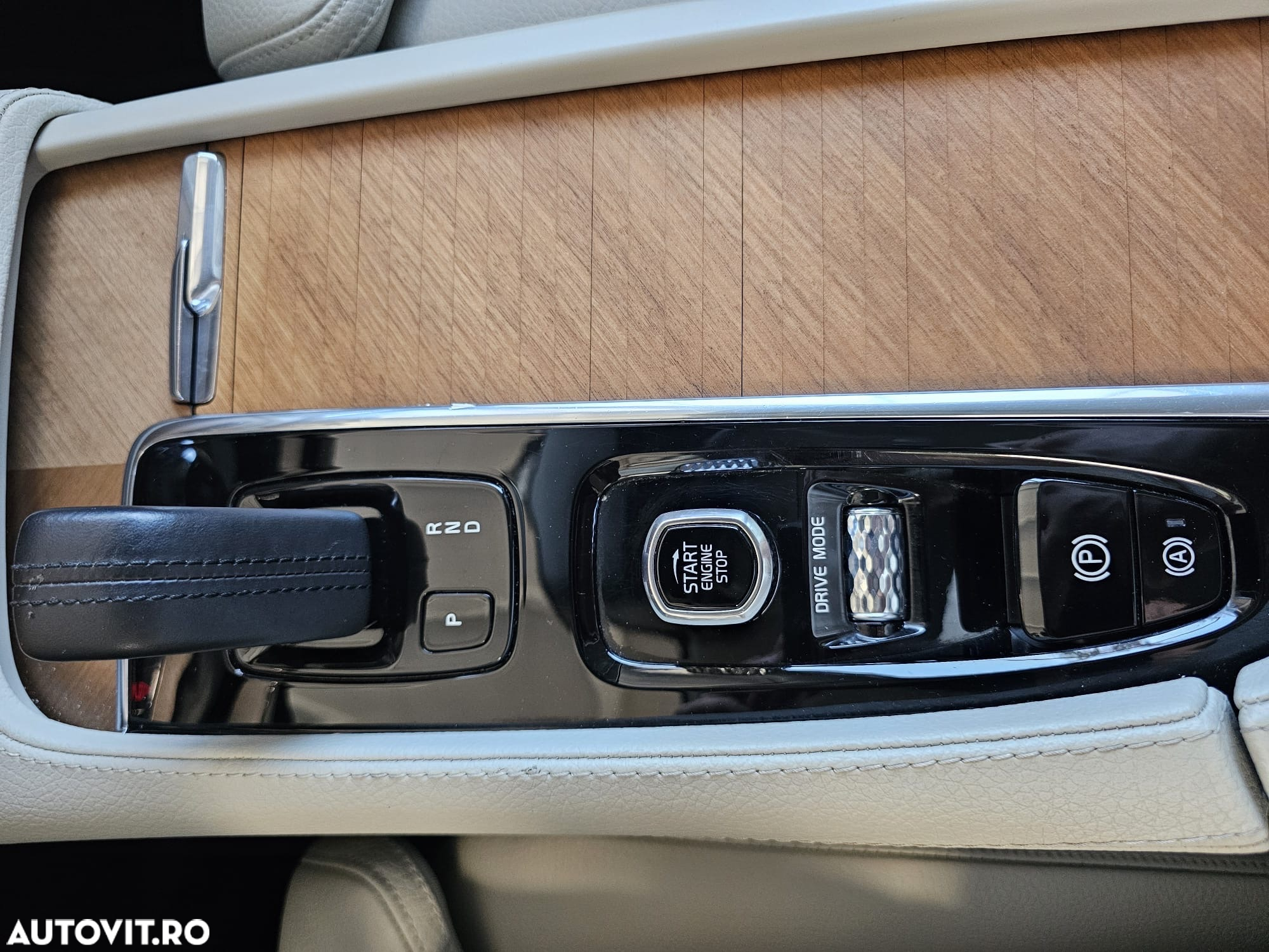 Volvo XC 90 T8 AWD Recharge Geartronic Inscription Expression - 25
